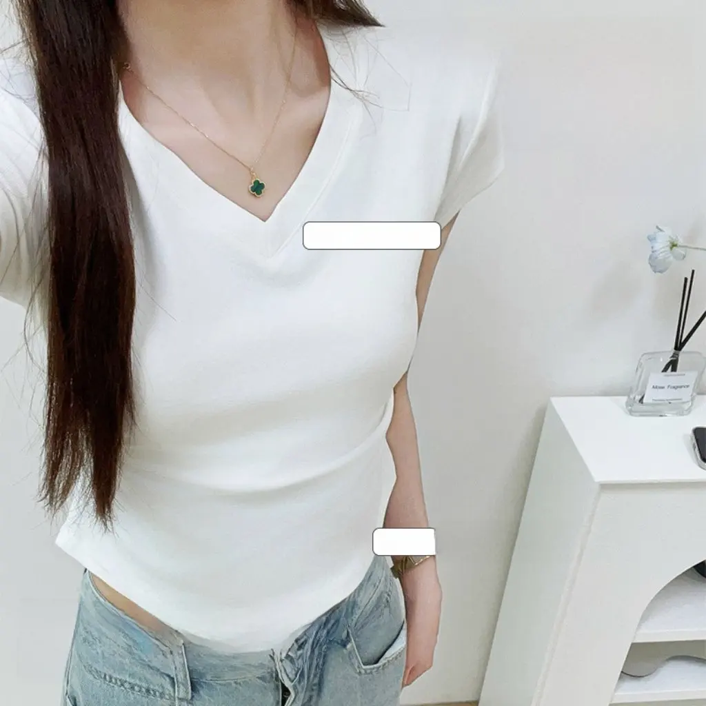 

Women's Slim Fit T-Shirt H593V-Neck Right Shoulder for Summer Thin Wrinkled Short Sleeve Sexy Design Top