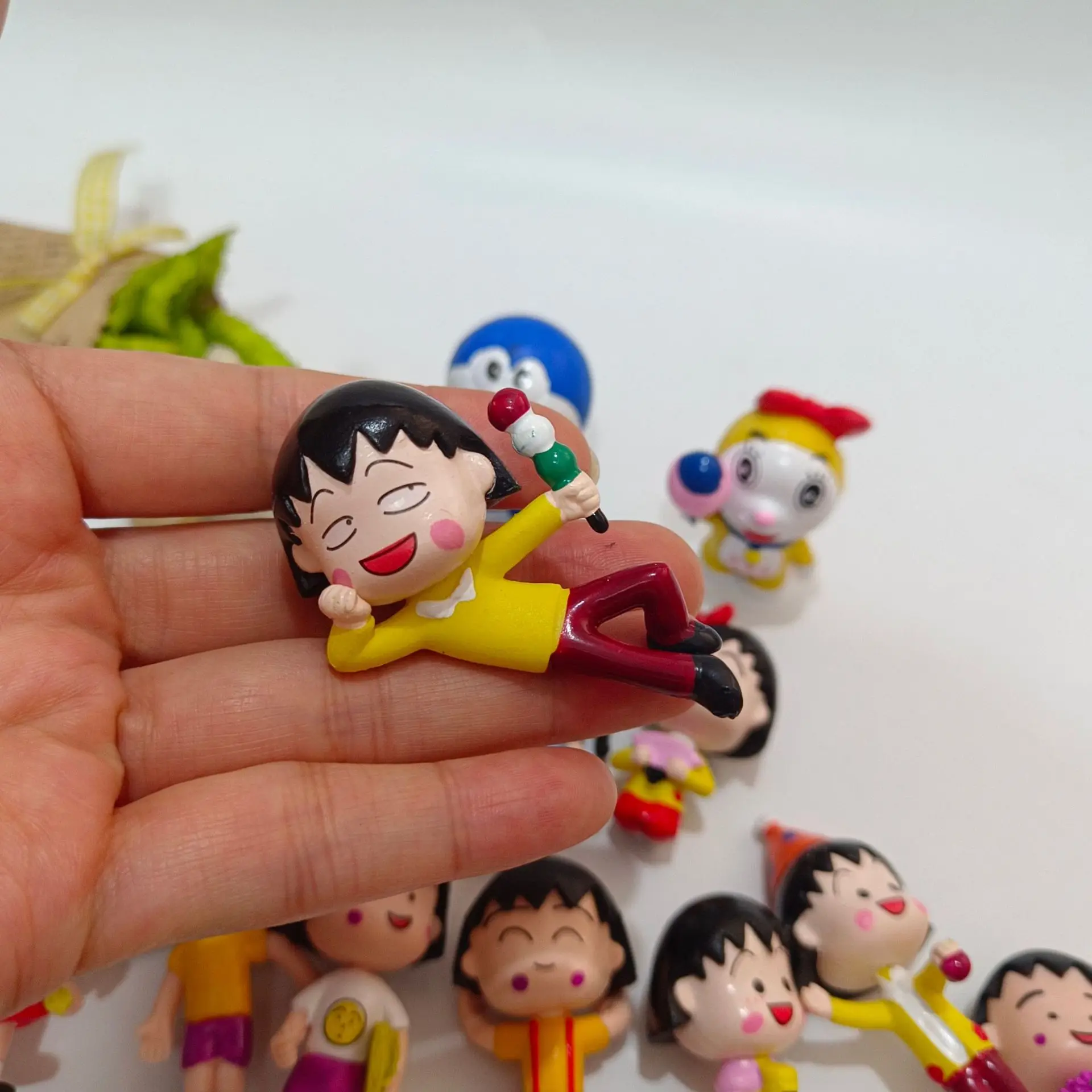 10pcs Happy Year Chibi Maruko Chan Action Figure Pendant Keychain Anime Cartoon Sakura Momoko Model Toy Kids Gift