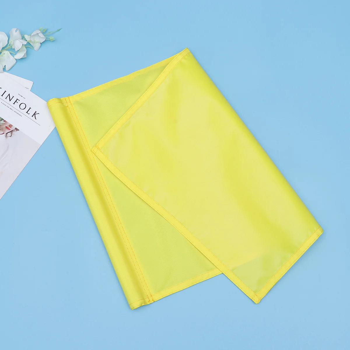 

Premium Cloth Putting Green Flag No Number Printed Monochrome Golf Practice Flag for Yard Training Marker Lightweight