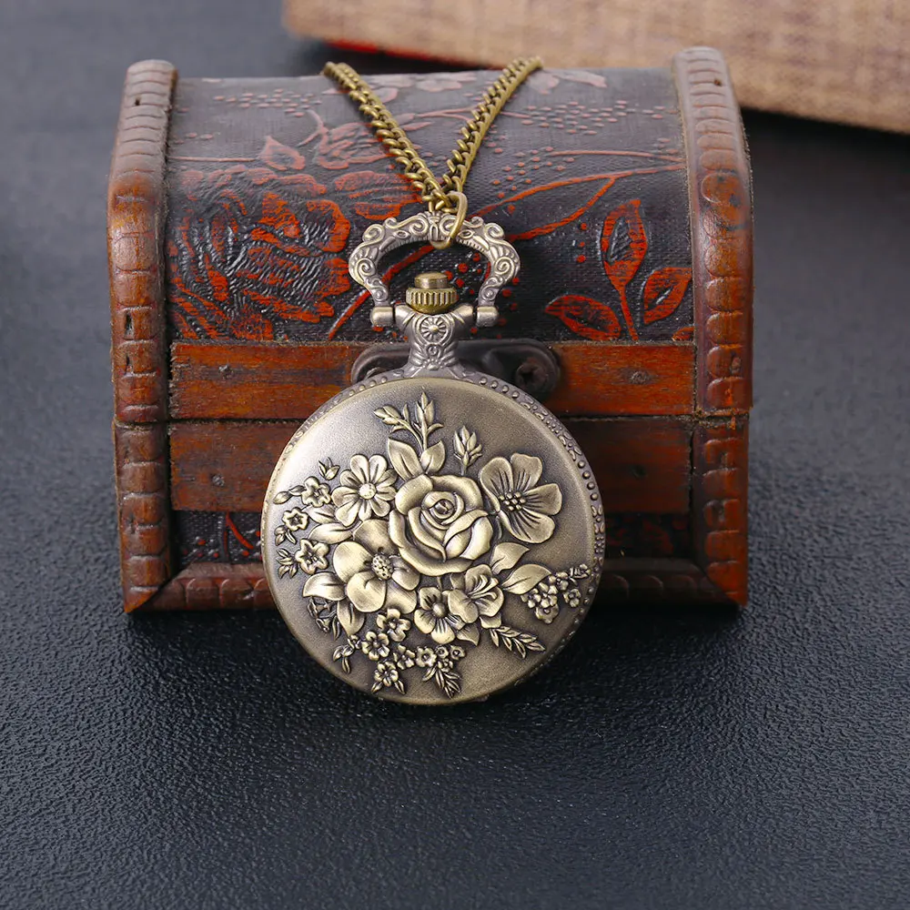 New Fashionable Cartoon Cute Vintage Relief Carved And Hollowed Out Roman 15 Types Flip Style Pocket Watch On Chain Pendant Gift