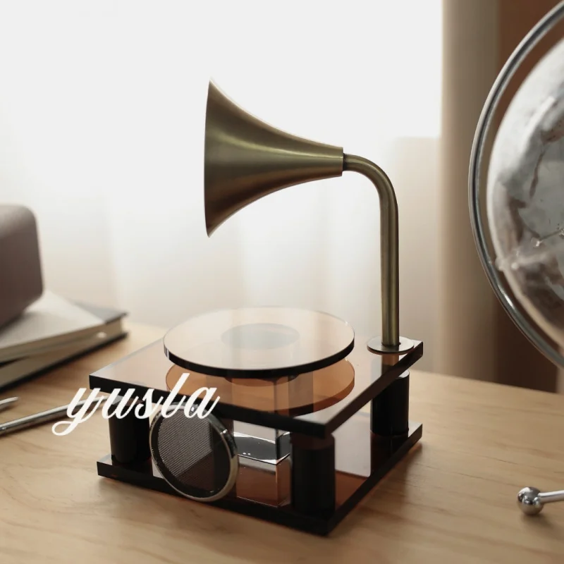 Vintage-style record player desktop ornament for model rooms, light luxury living room TV cabinet gramophone soft decoration wit