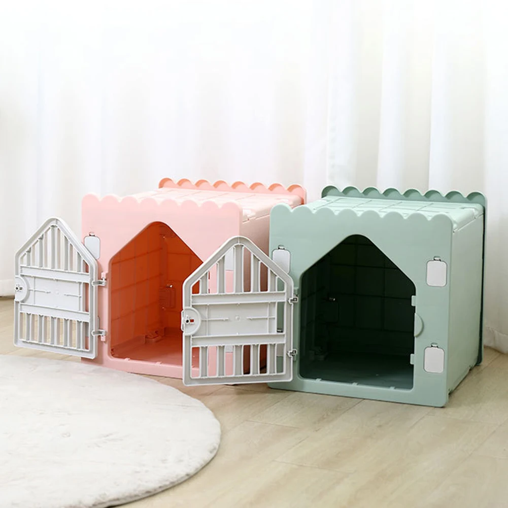 

Plastic Feral Cat Shelter Waterproof Cat House Stackable Pet Shelter for Cats with Escape Door for Outdoor Indoor Use