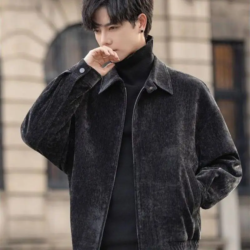 

Velvet Collared Jaet for Men Faionable Urban Sle Loose Fit ort Wide Outerwear Autumn Season Soft Silk Luster