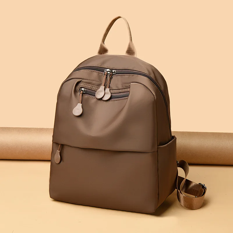 

Повседневный и минималистичный дорожный рюкзак для женщин, модный и универсальный рюкзак 2026 года, легкий и вместительный.