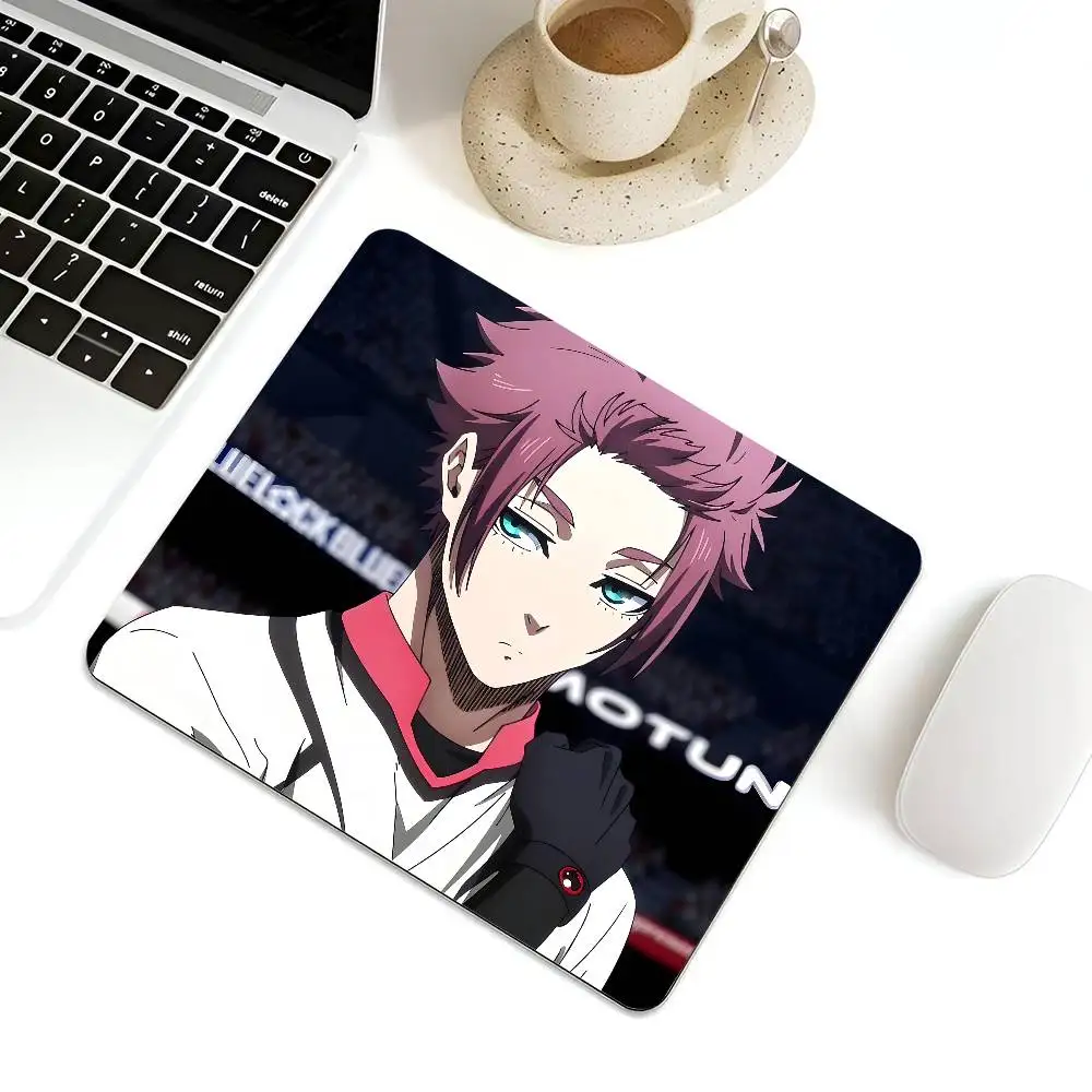 Itoshi Sae Mousepad Small LockEdge Mouse Pad For Gamers Computer Desk Pad Rectangular Anti-slip Rubber