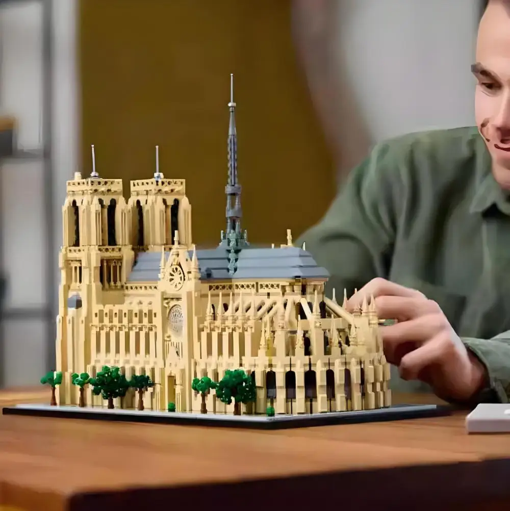 Notre-dame De Paris Kit modello architettonico 21061 Set di blocchi da collezione per adulti Idea regalo per gli amanti della storia