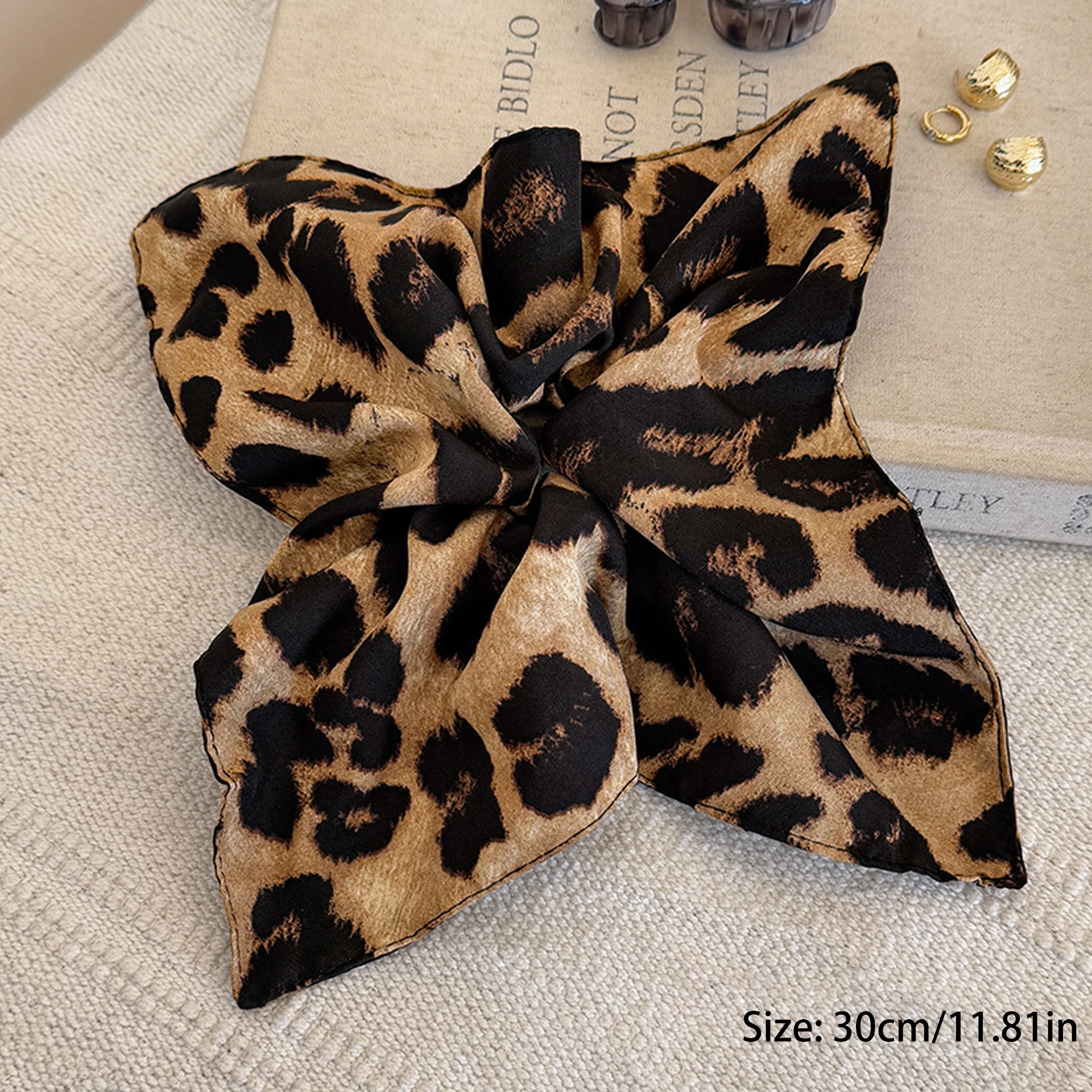 1 Stück Retro-Haargummi mit Leopardenmuster, quadratisch, großer Darm-Haargummi, neues Haarband für niedrige Pferdeschwänze, großes Haar-Accessoire – Detail 4