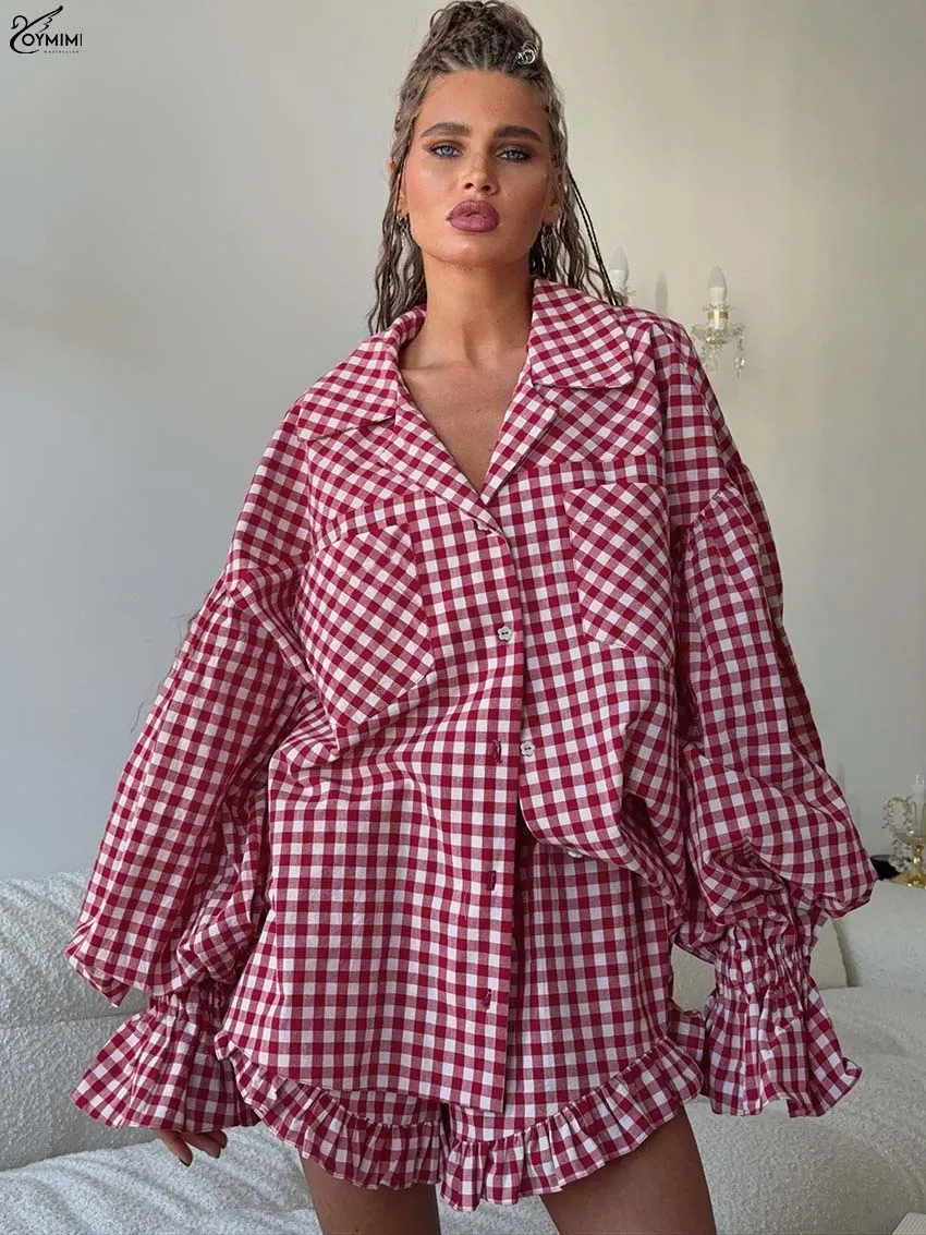 

Oymimi Повседневный комплект из 2 предметов с красным принтом для женщин, модные рубашки с длинными рукавами и карманами на пуговицах и свободные шорты с рюшами, женские комплекты