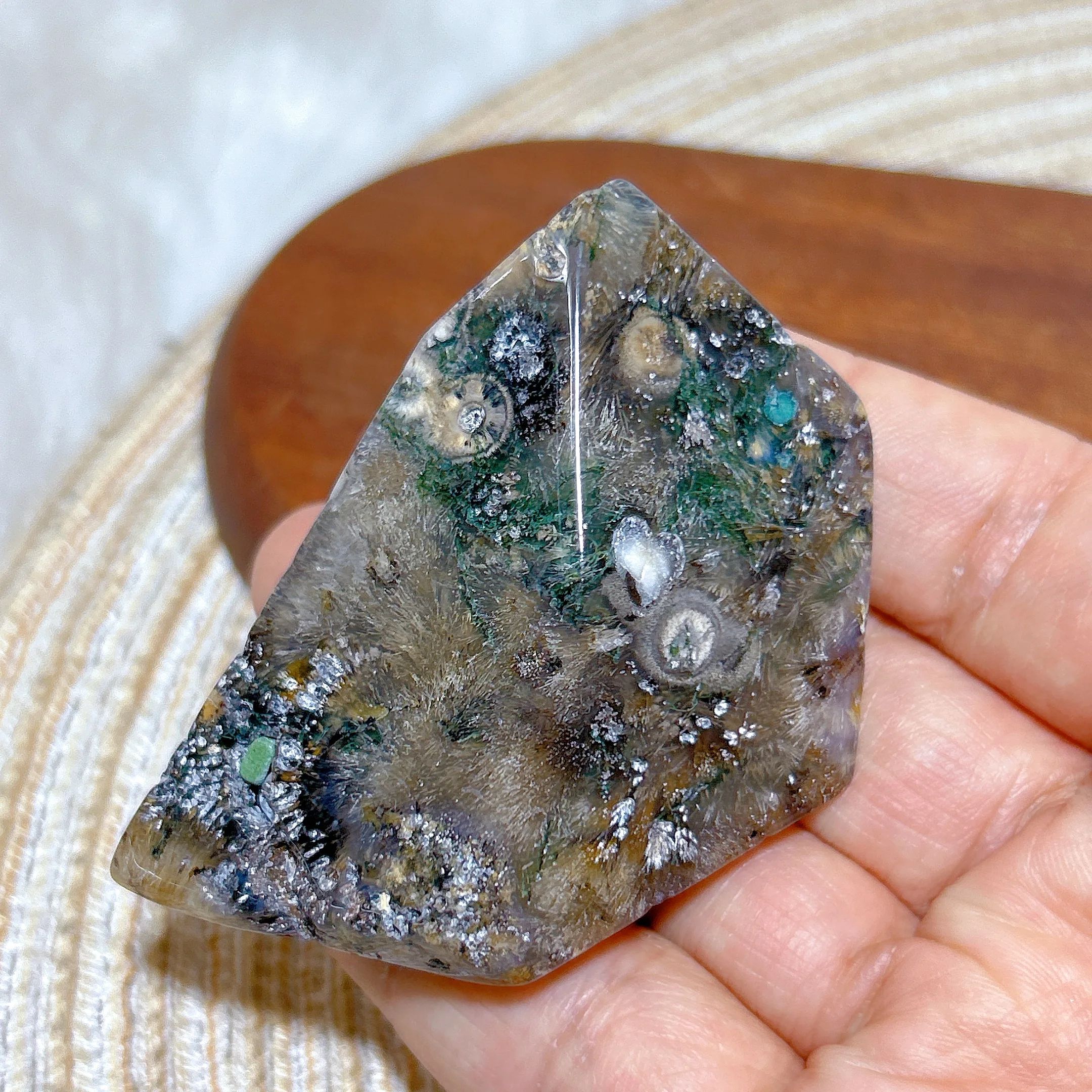 Healing Natural Crystal Rutile Agate Freeform Mineral High Quality Polished Gemstones Energy Reik Ornament Home Decoration Gift
