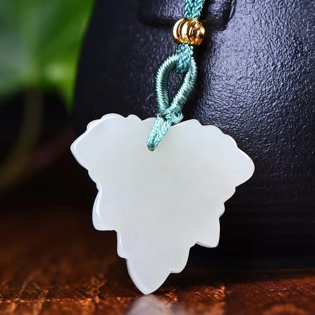 Exquisite Hetian Jade Maple Leaf Pendant Jewelry 3240#