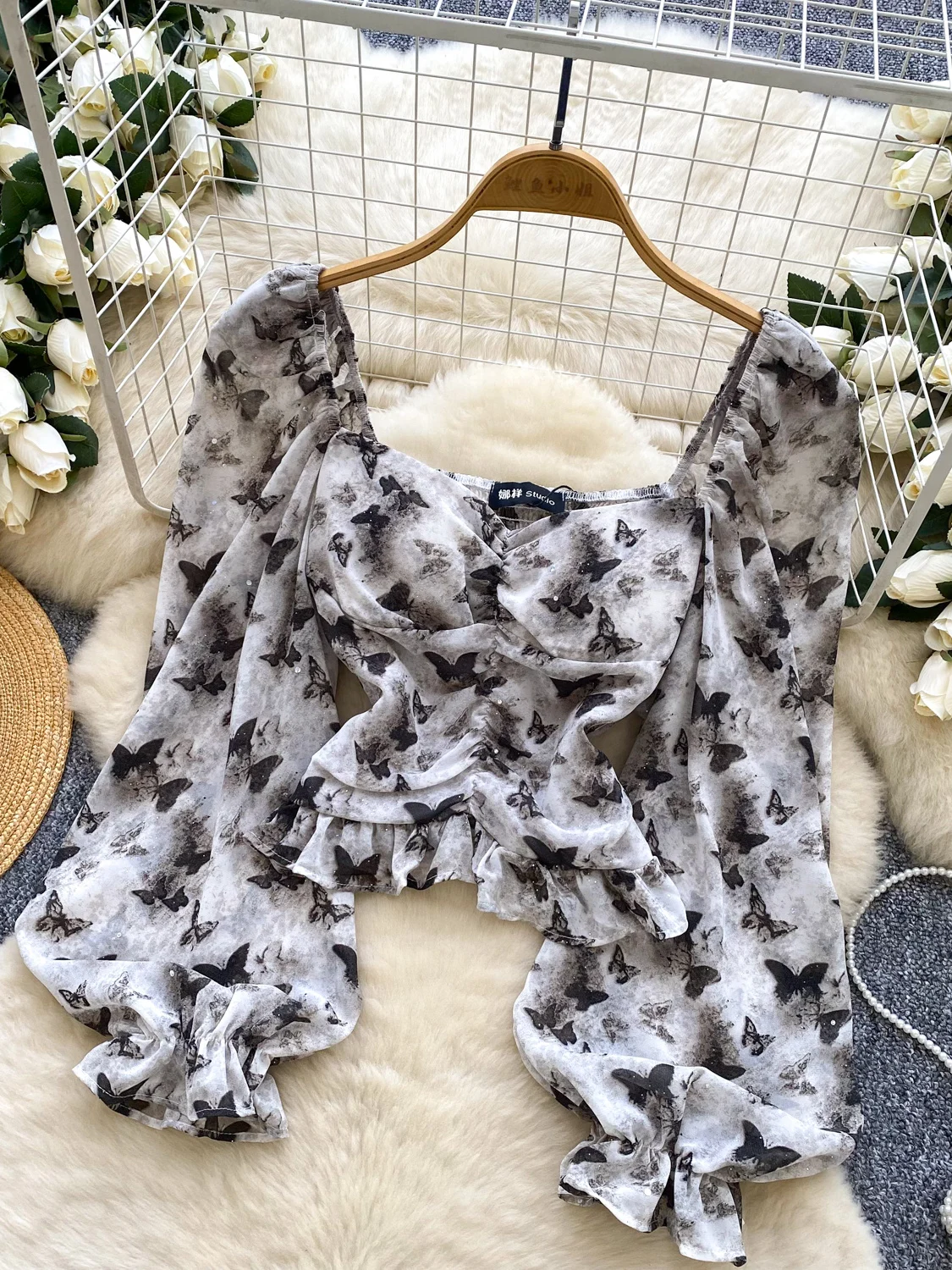 花柄装飾付きレディースシフォンシャツ スクエアカラー ギャザーウエスト ランタンスリーブ ショートトップ 韓国風 ルーズフィット 長袖