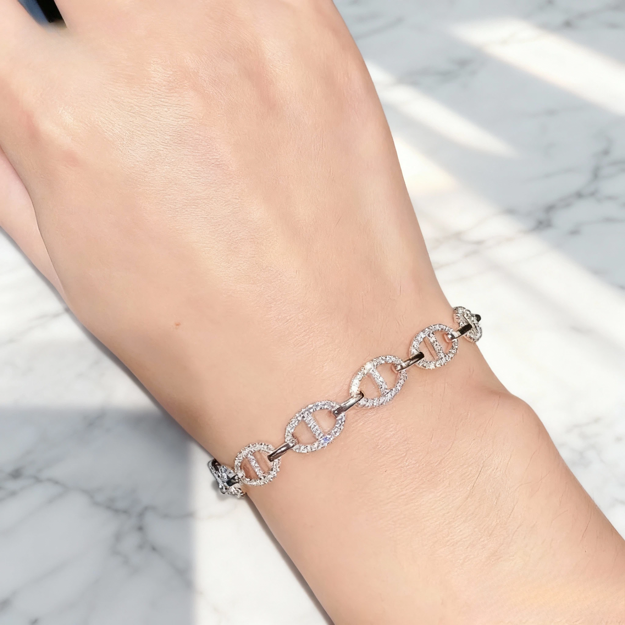 منتج جديد للمجوهرات العصرية لعام 2025 سوار مجوهرات نسائي مرصع بالزركون، هدية كلاسيكية فاخرة وعصرية.