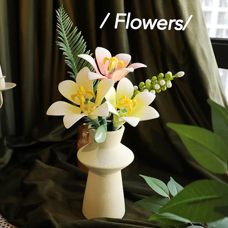 مكعبات بناء سلسلة الزهور المجمعة لعبة الحلي DIY محاكاة نموذج زهرة الزنبق الوردي لهدايا العيد للفتيات