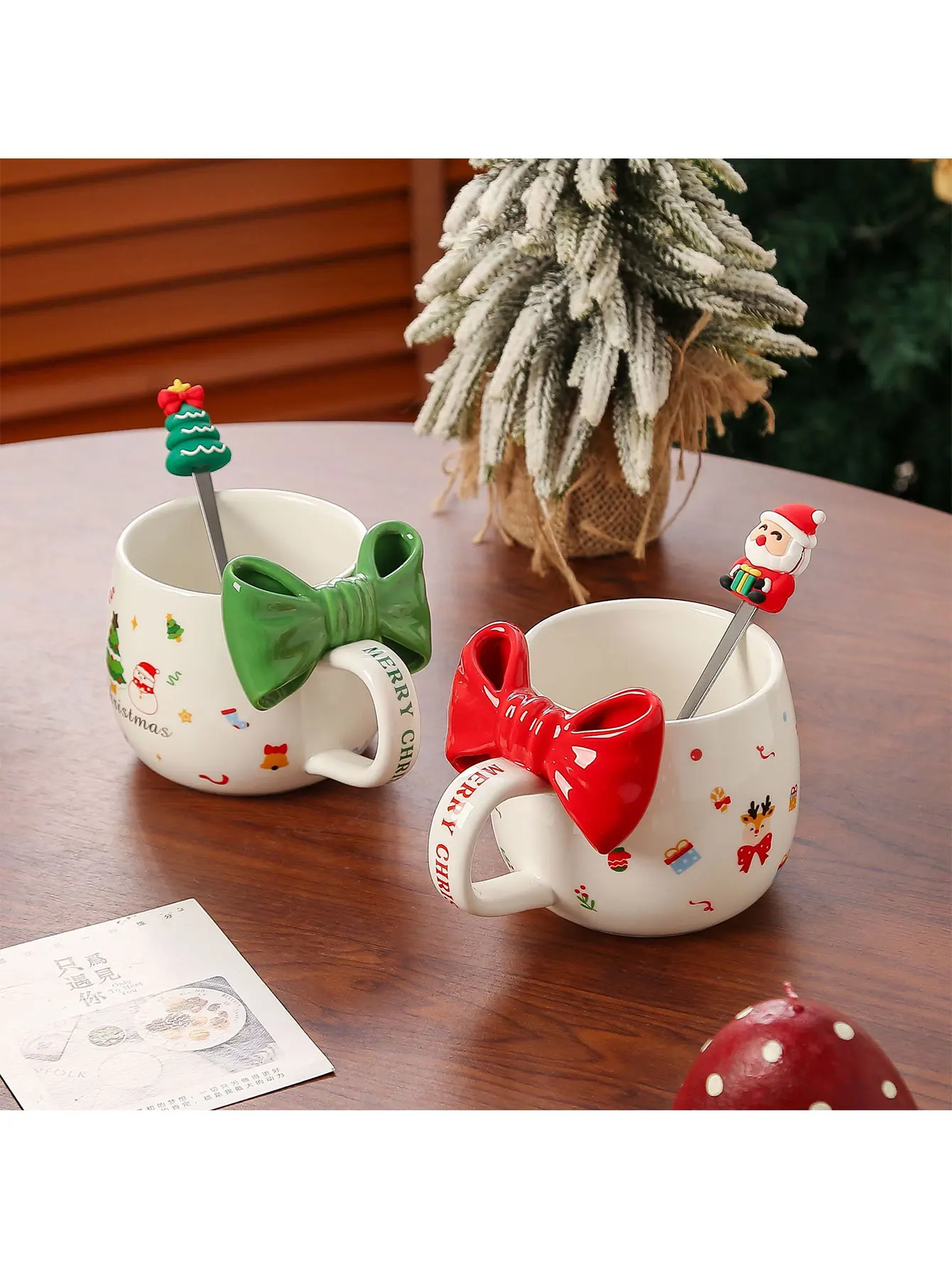 1 szt. Świąteczny Kubek z Kokardą Wielokrotnego Użytku, Nadający Się do Prania Kubek na Kawę, Mleko, Idealny na Prezent na Boże Narodzenie, Nowy Rok, Święta, Urodziny, Imprezę