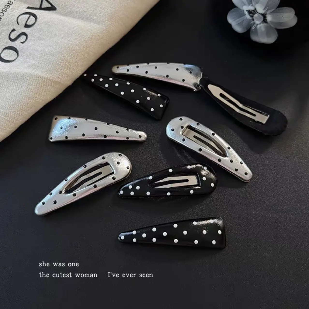 Hair Clips High Quality Acrylic French Vintage Polka Dot Snap Clips Trendy Women Forehead Bangs Fixing Hair Ornaments