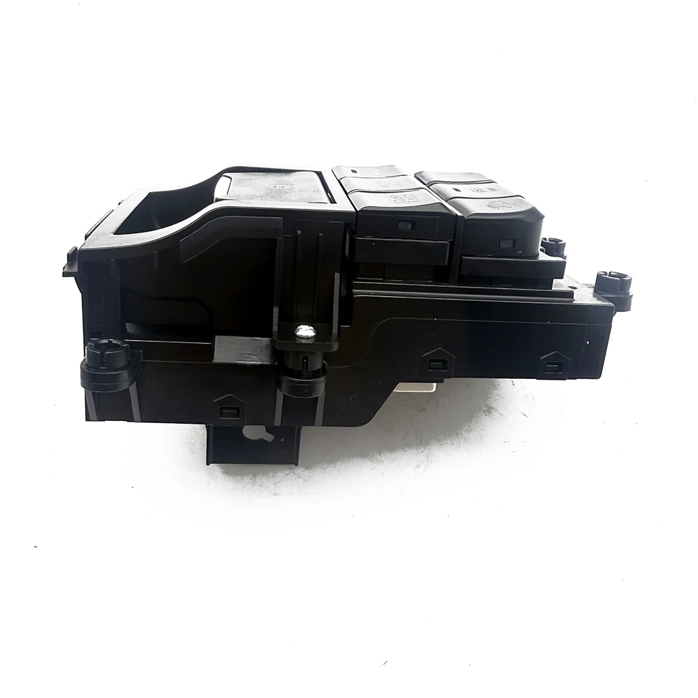 

Электронный переключатель ручного тормоза OE: 93300-D30104X 93300D30104X для Hyundai Tucson TL 2016–2020