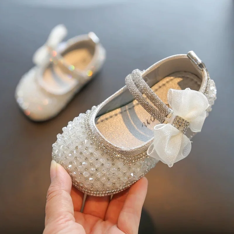 

2025 New Fashion Girls Walking Shoes Lace Mesh Kids Princess Shoes Non-slip Shiny Children Flat Shoes Soft Sole Sandals