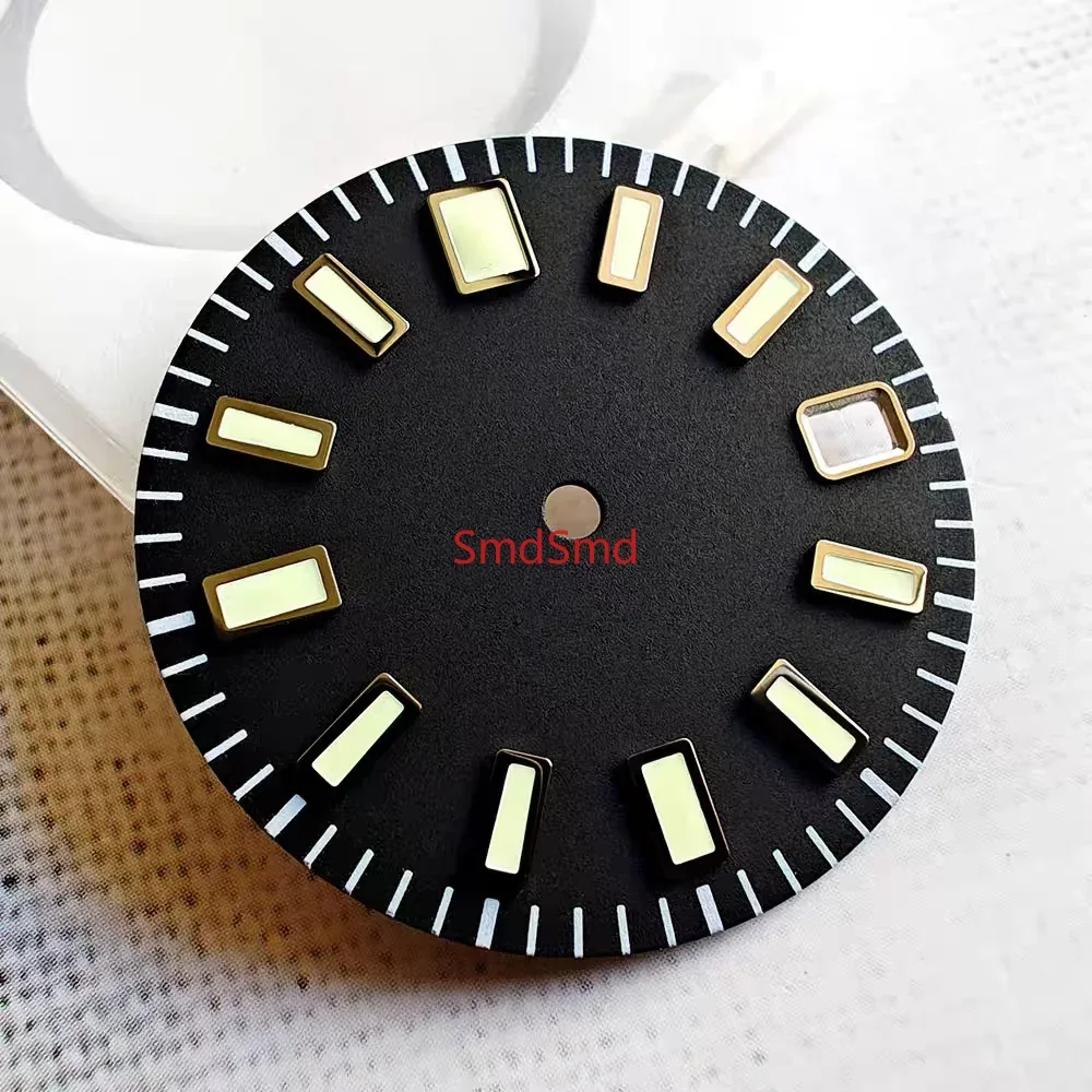 Sun Pattern Black Dial with A Diameter of 28.5mm, High-quality 62MAS, Suitable for NH35 Movement C3 Green Light Emission