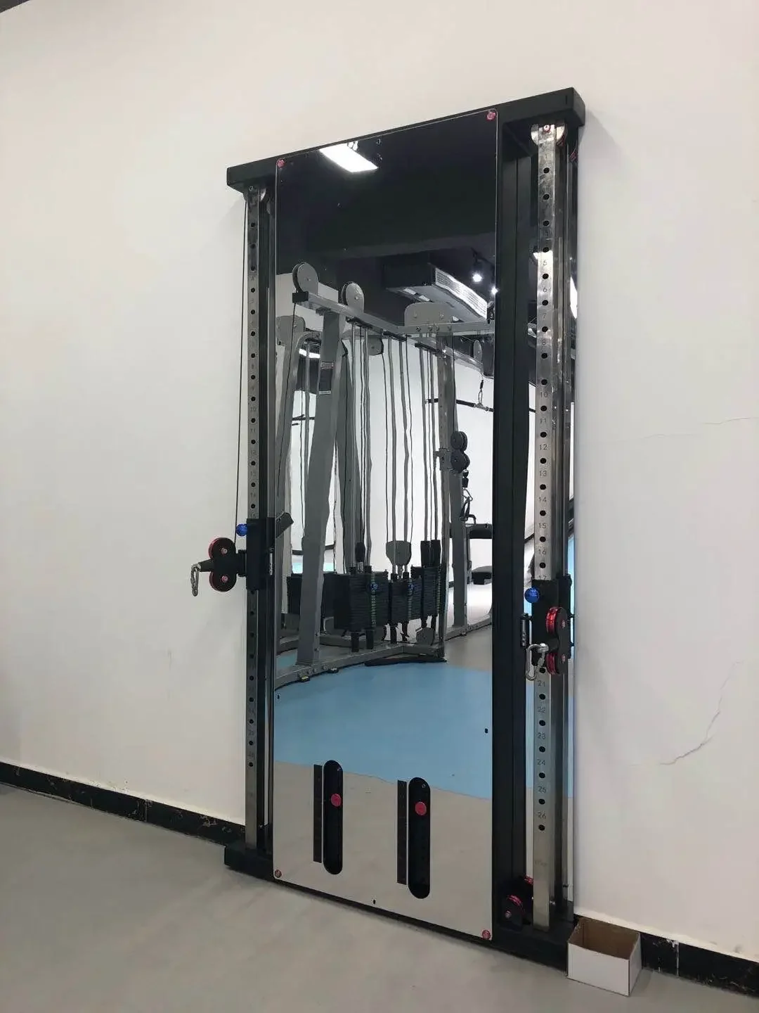 Equipamento de ginástica Smith Machine montado na parede duplo funcional permanente alto pull down trainer