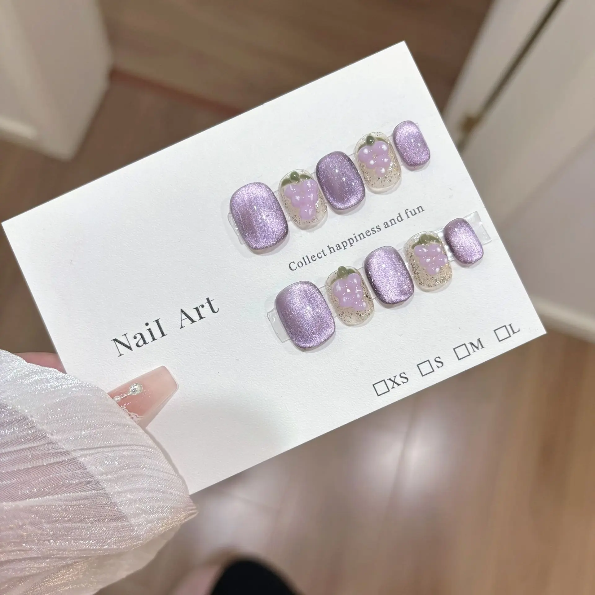10 Stück festliche rote ovale kurze Pressnägel mit niedlichem Tomaten-Design, glänzendes Finish, Urlaubs-Nagelkunst-Set für Frauen und Mädchen