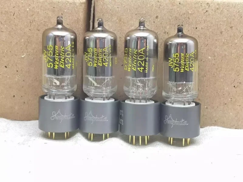 The all-new NOS bald head is equipped with Western Electric WE 5755/420A/12AX7/ECC83 electronic tubes