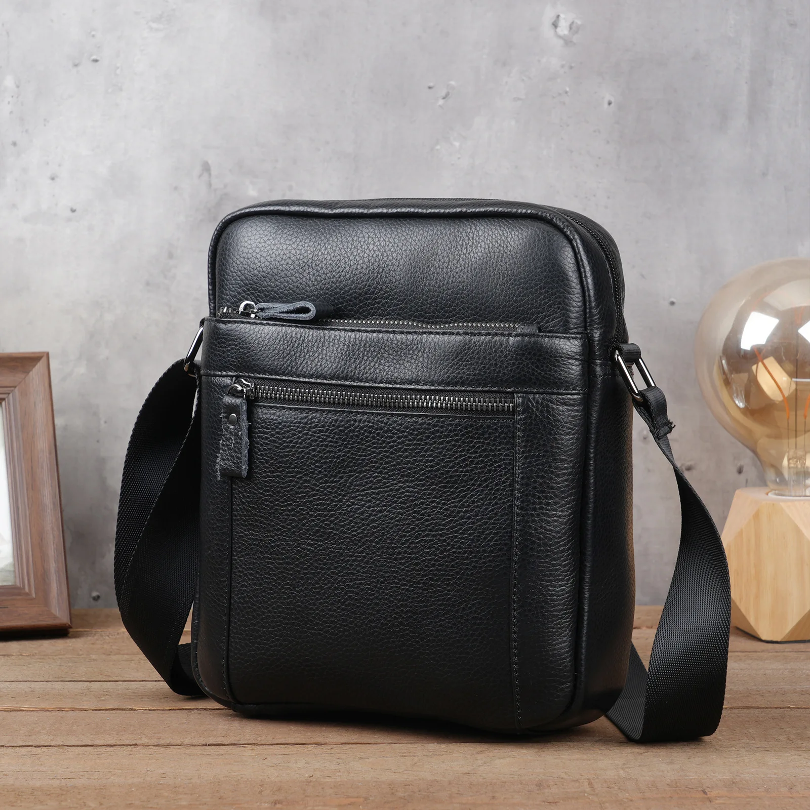 

Genuine Leather Crossbody Bag for Men Cowhide Casual Travel Messenger Bags Vertical Shoulder Bags High Quality Handbag