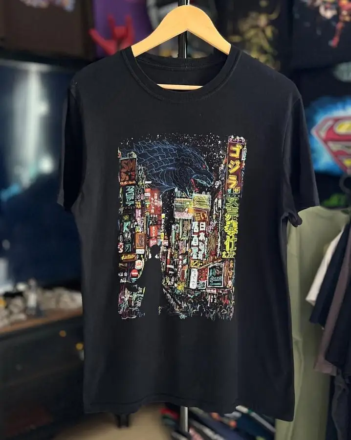 

Retro Japanese Monster Pattern T-shirt, Minimalist Poster-inspired T-shirt, 90s Style Dinosaur Sci-fi Horror Movie Merchandise