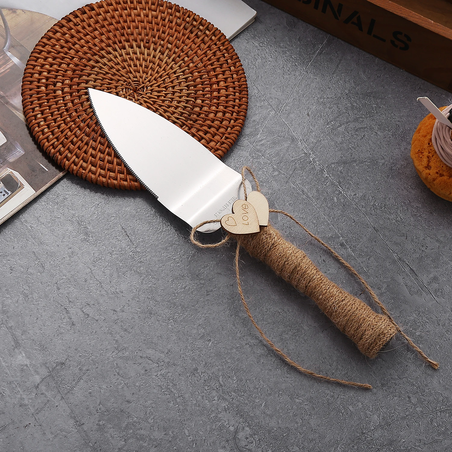 Sentimental natural hecho a mano cuerda de cáñamo amor pastel de boda cuchillo pala recuerdo de boda boutique caja de regalo
