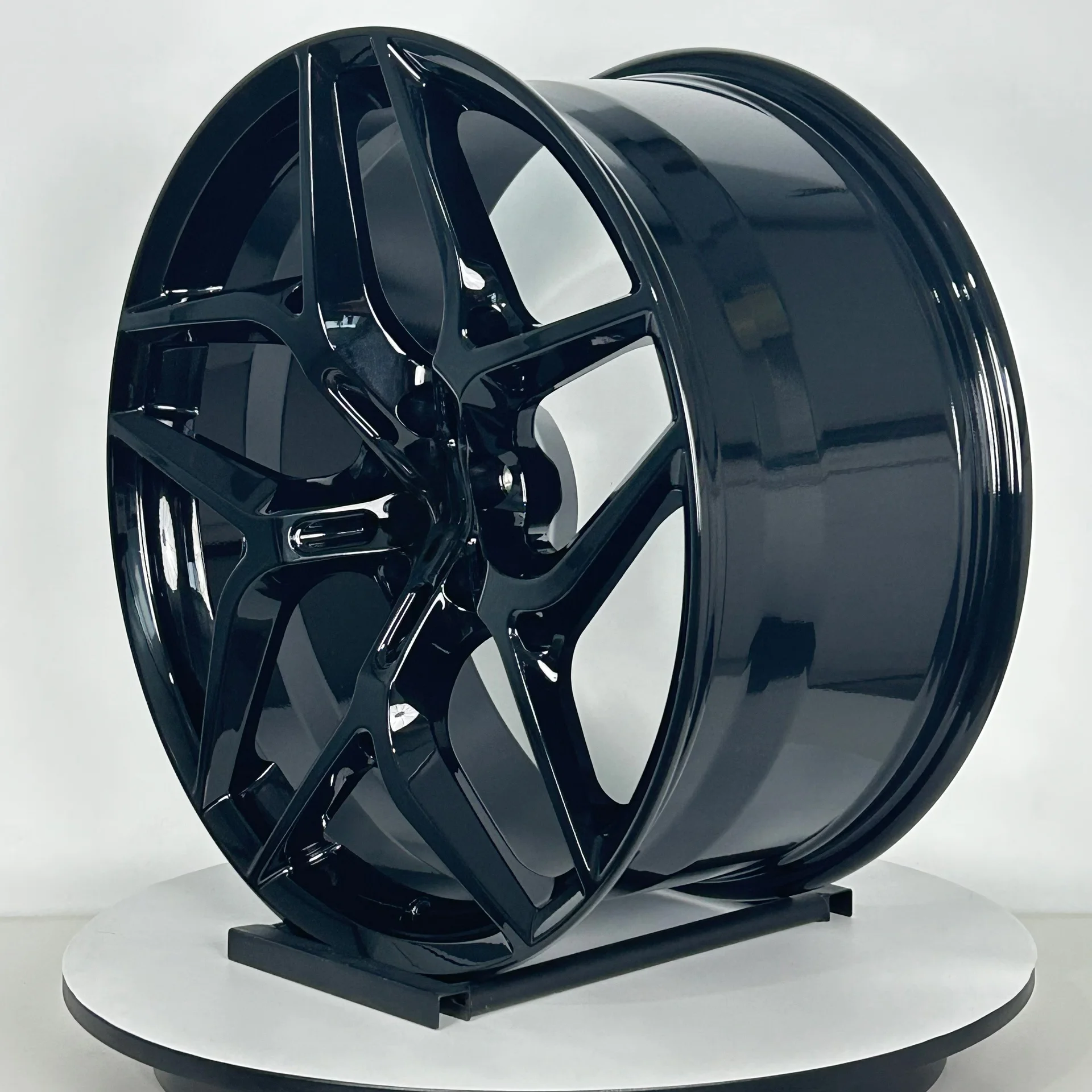 

Custom High Quality Forged Aluminum Alloy Automotive Wheel New Condition 5.5J Width Chrome Finish Mesh Passenger Car Wheels