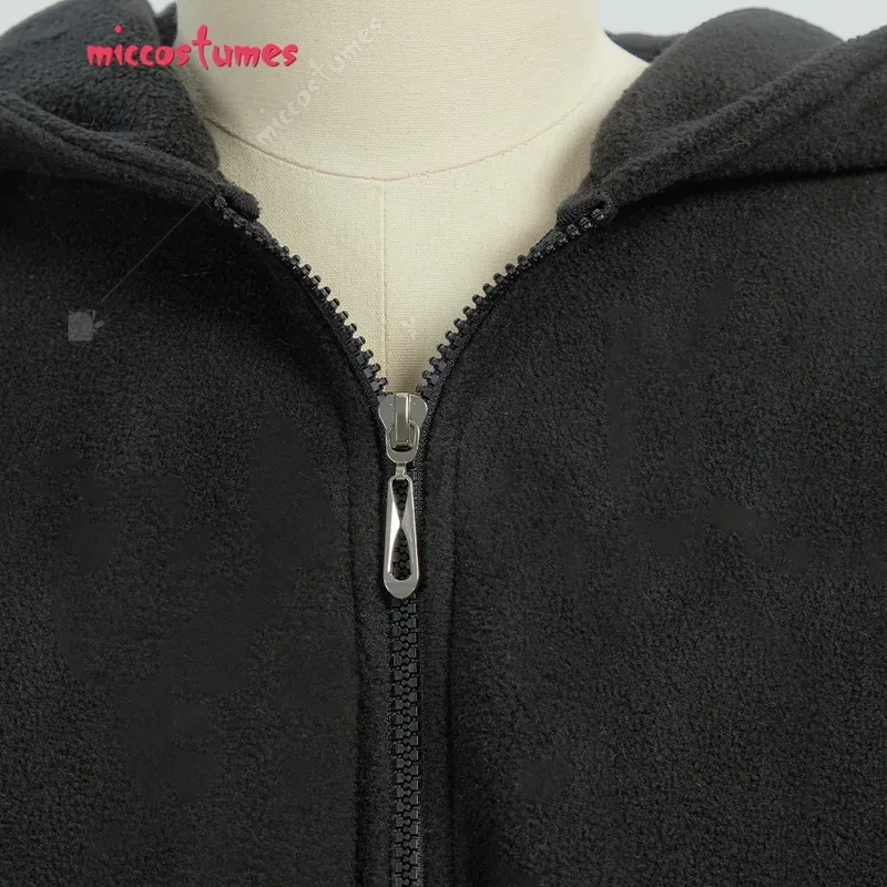 عباءة بقلنسوة على شكل حيوان كيب من miccostumes Uninex أزياء تنكرية لحفلات الهالوين وعيد الميلاد؛ 6، r'8؛ p'