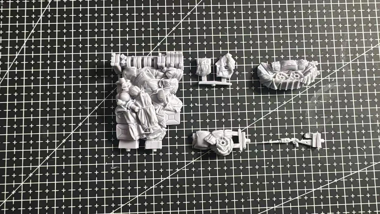 1/35 Size Die-cast Resin Model, Italian Army Combat Vehicle Onboard Equipment Stacks, Unpainted view 2