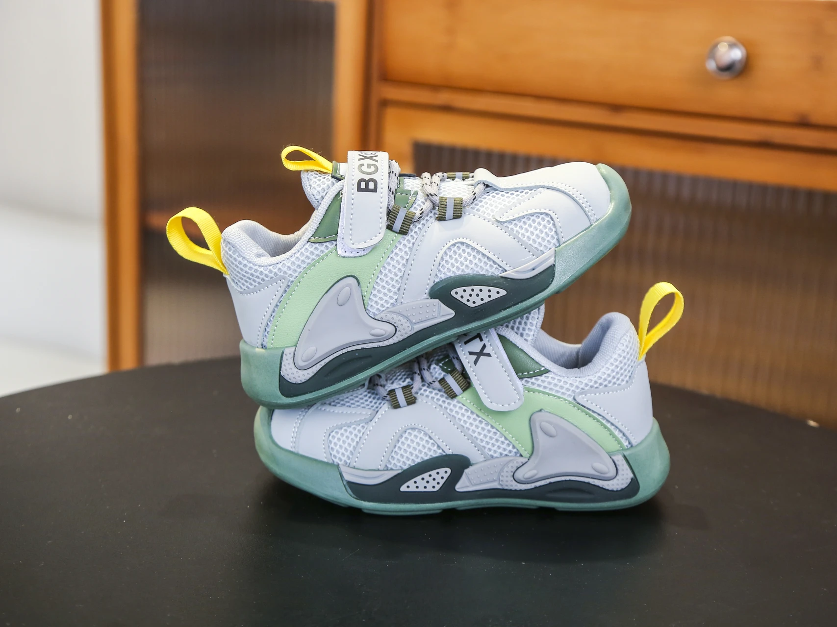 

Кроссовки для мальчиков и девочек, легкая Нескользящая дышащая сетчатая удобная спортивная обувь для бега и ходьбы, унисекс