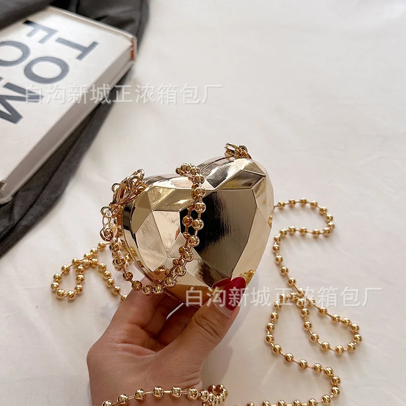

2025 Vintage Heart Beaded Evening Bag Retro Glam Clutch Detachable Chain Women's Luxury Crossbody Purse