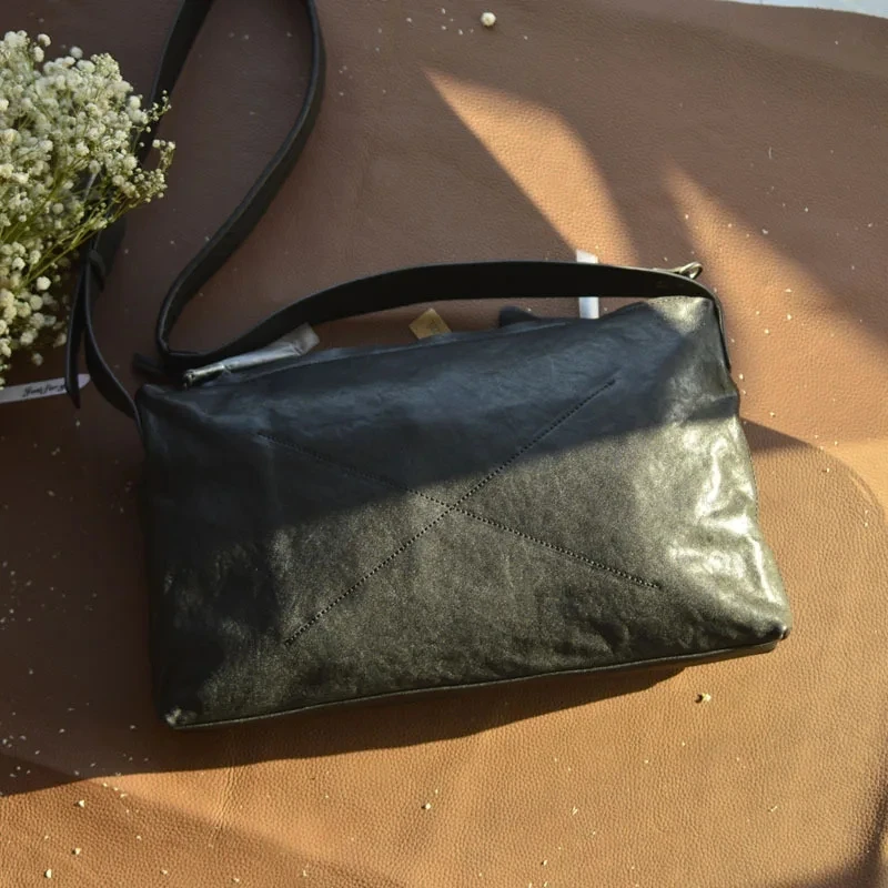 

AETOO Leather strap men's shoulder bag Leather crossbody bag work commute cross soft leather head layer cowhide casual backpack