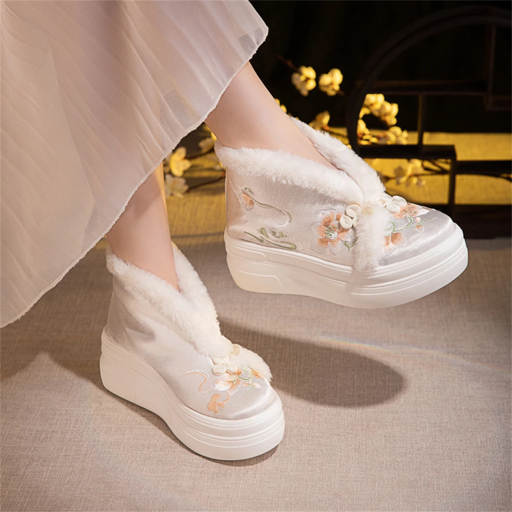 Autumn Winter Plus Velvet Thick Warm Cotton Shoes Women's Embroidered Hanfu Flats Ladies Thick-soled Heightening Boots Gift New