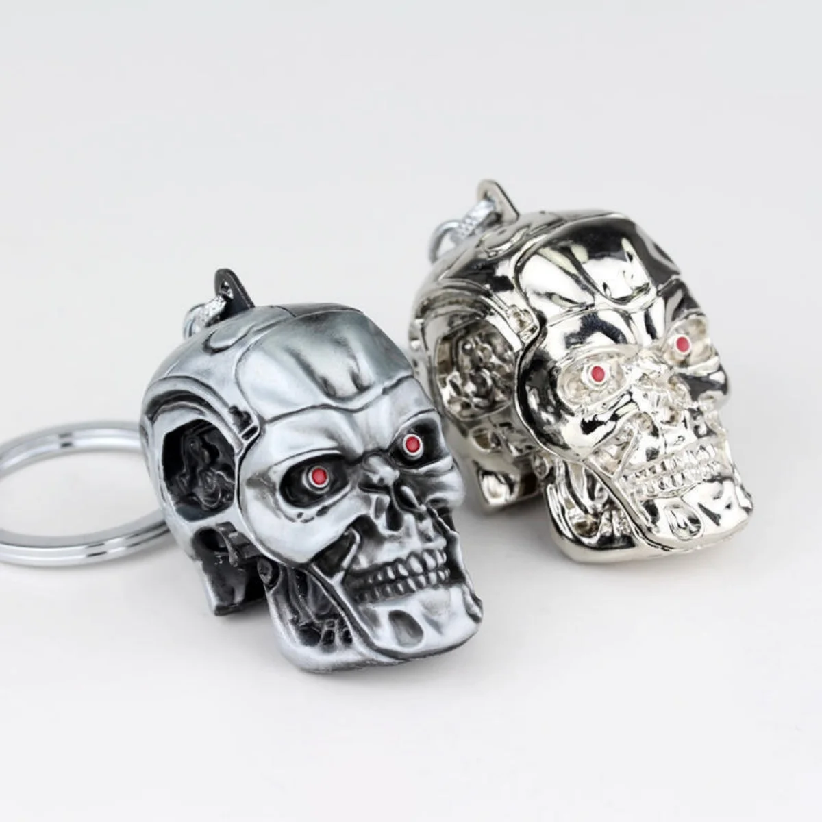 Vintage Charm Terminator Skull Head Keychain Men Women Fashion Pendant keyring Jewelry Car Key Accessories