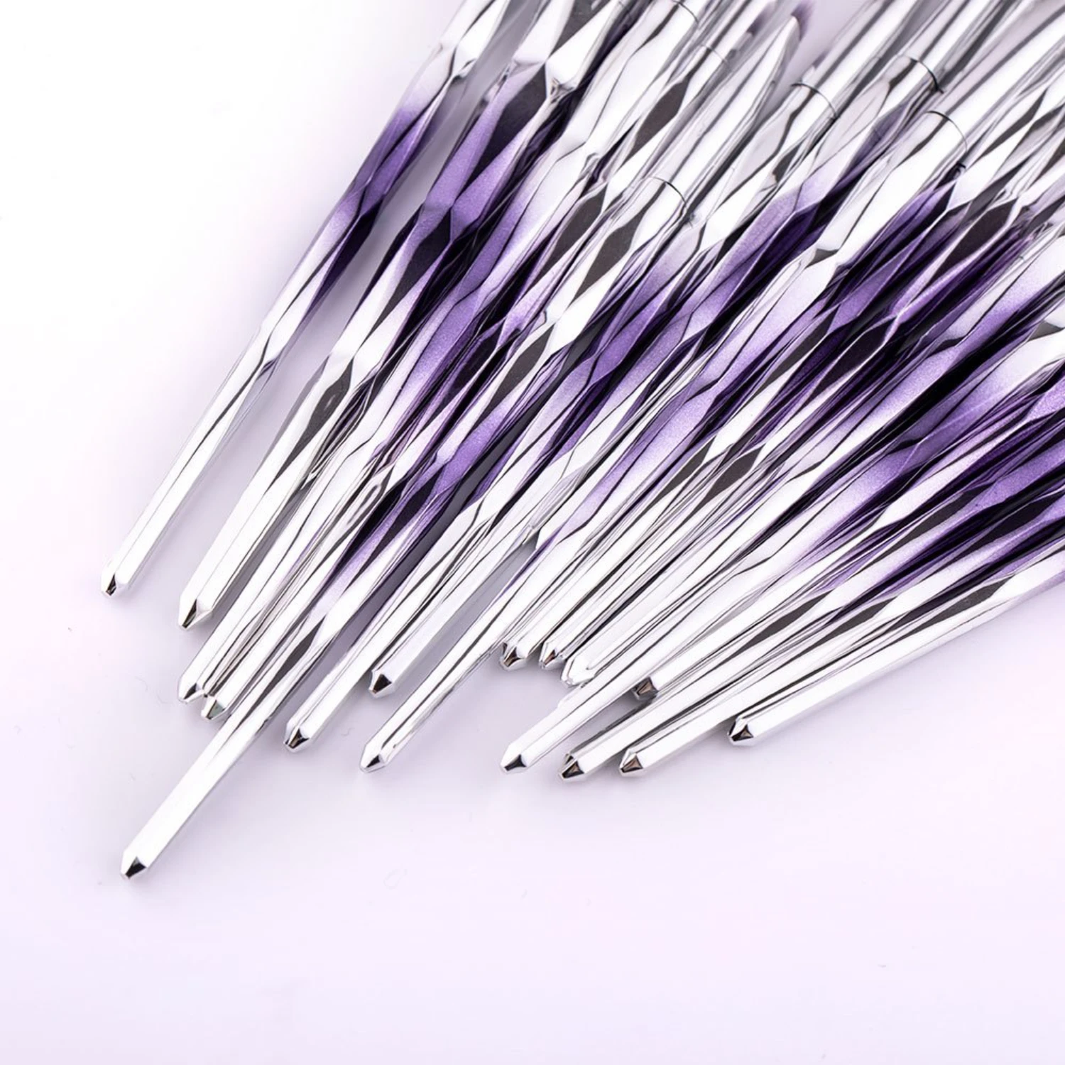 快適なメイクアップと美容ツール用のソフトナイロンブラシ20本セット