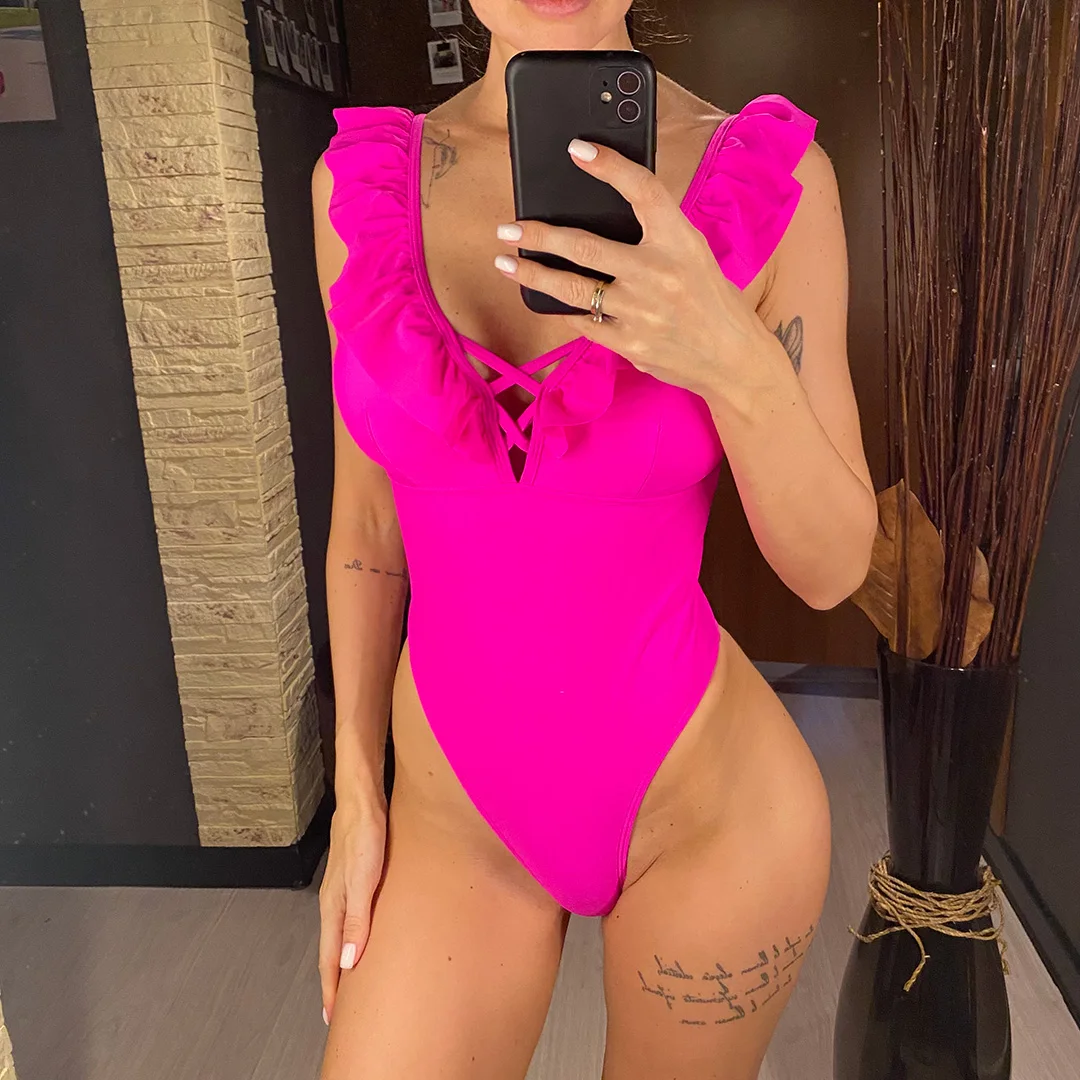 Neuer, verführerischer, rüschiger, rückenfreier Badeanzug, einteilig, für Damen, mit hohem Beinausschnitt, Monokini, Badebekleidung, Badeanzug, Modell V5890. – Detail 3