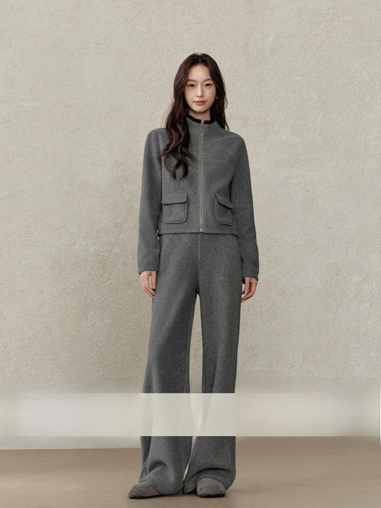 

Теплый и комфортный комплект с капюшоном: женский спортивный повседневный костюм-двойка, укороченный, маленького размера, модный, стройнящий топ и брюки