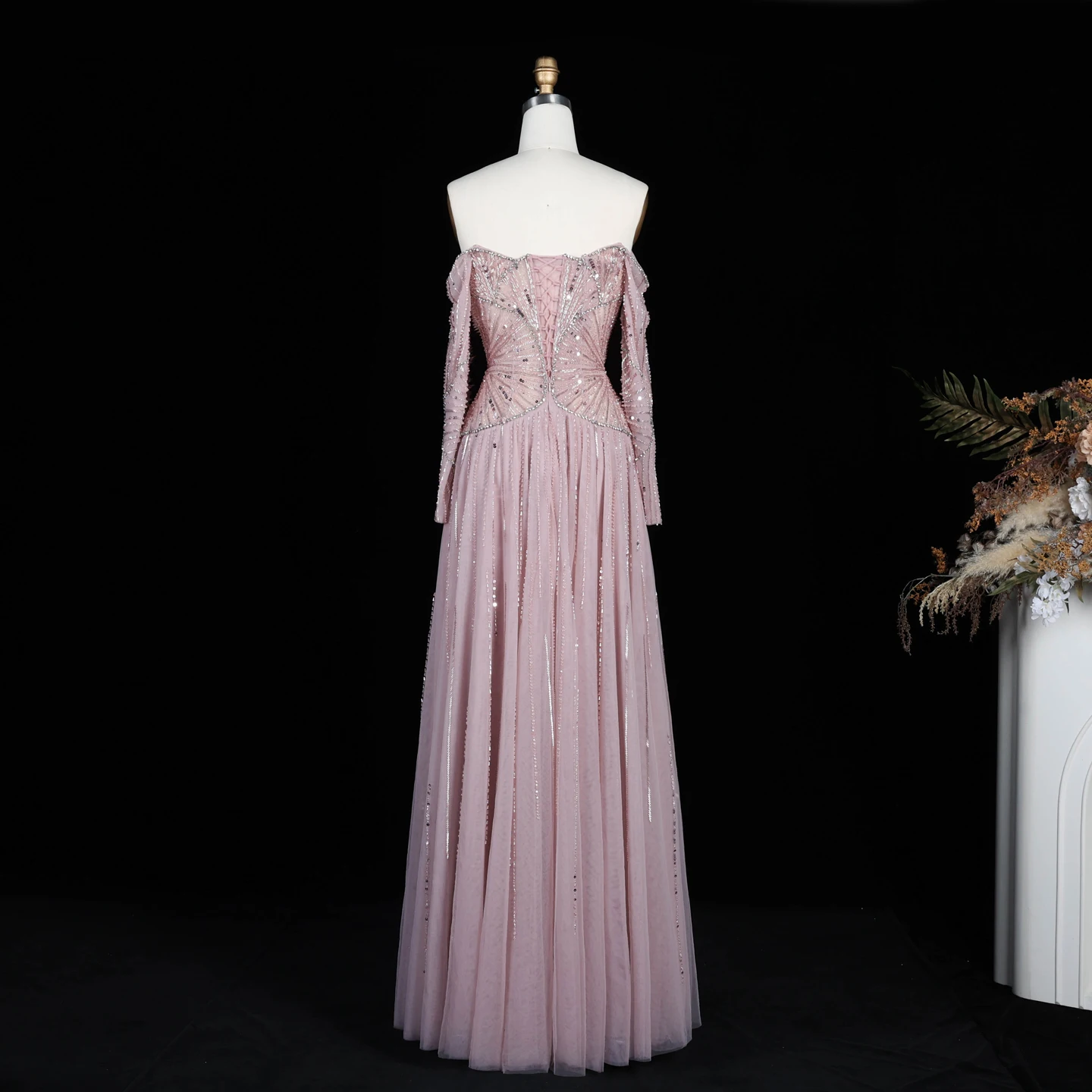Sharon Said Luxuriöses Rosa Abendkleid, Schulterfrei, Lange Ärmel, Vertikal Perlenbestickt, Fließendes Formelles Kleid für Festliche Anlässe, SS507 Maßanfertigung – Detail 10