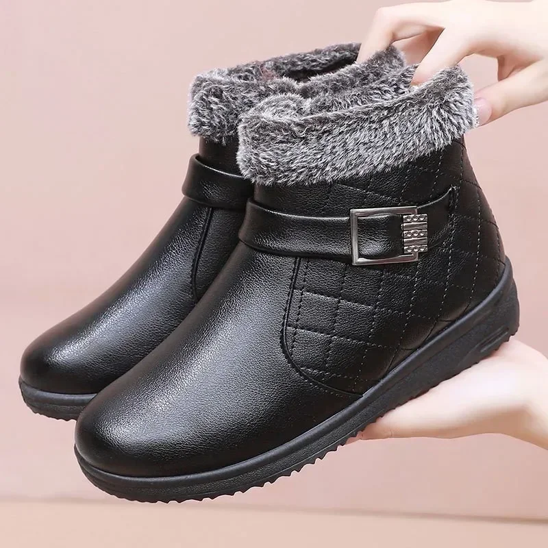 Winter Shoes Women Snow Boots with Metal Thickened Women\'s Cotton Shoes Zipper Plush Warm Leather Short Boots Mother Shoes