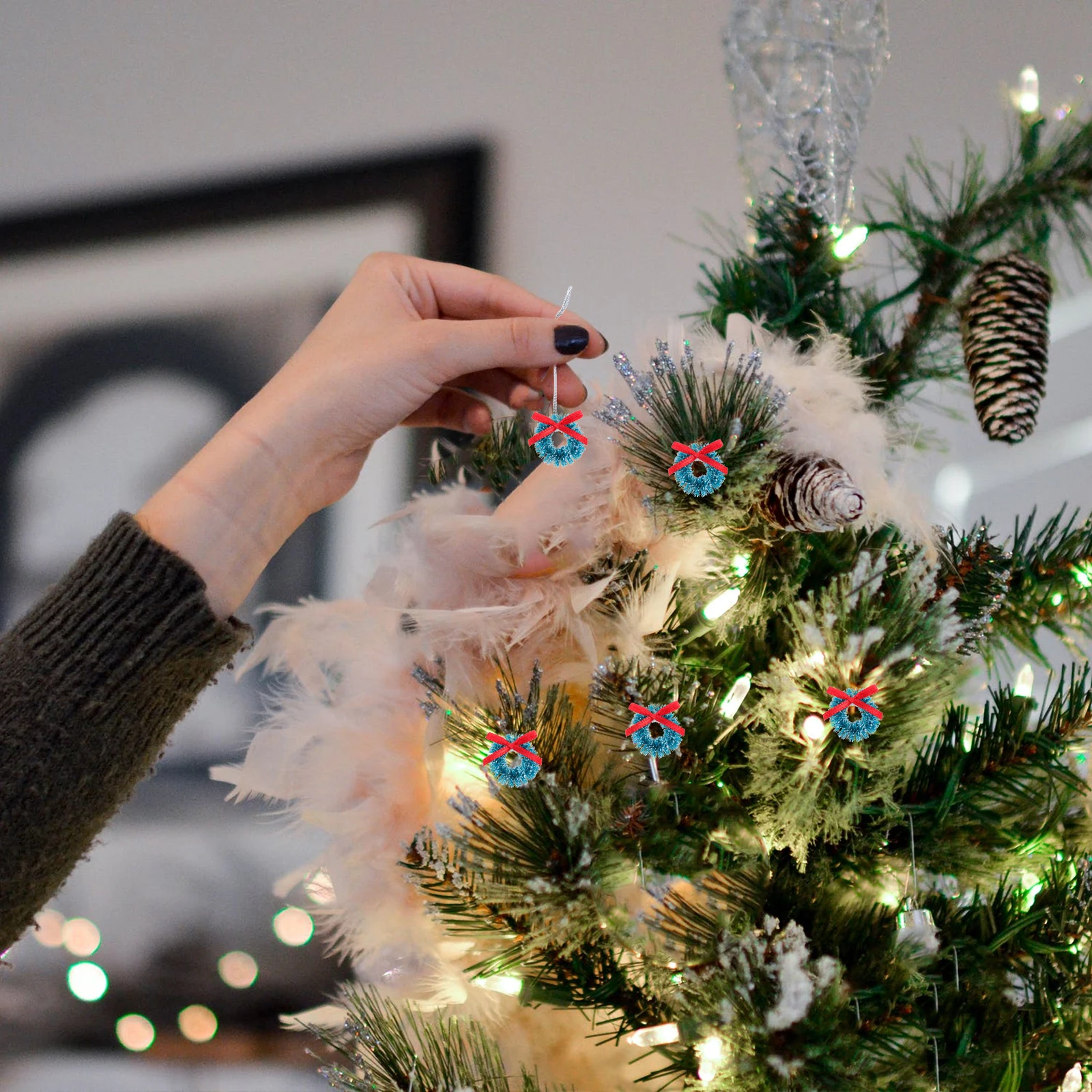 

30pcs Mini Christmas Garland 3Cm Bowknot Artificial Sisal Berries Pinecones Holiday Decoration For Door Mantel Wall Stairs Table