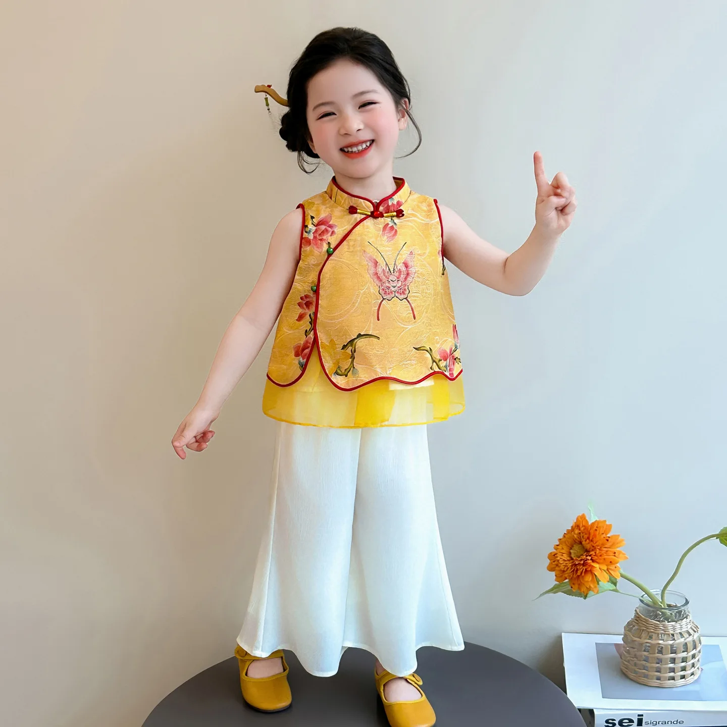 Girls' new Chinese style summer set 2026 new children's buckle vest summer style Chinese style two-piece set