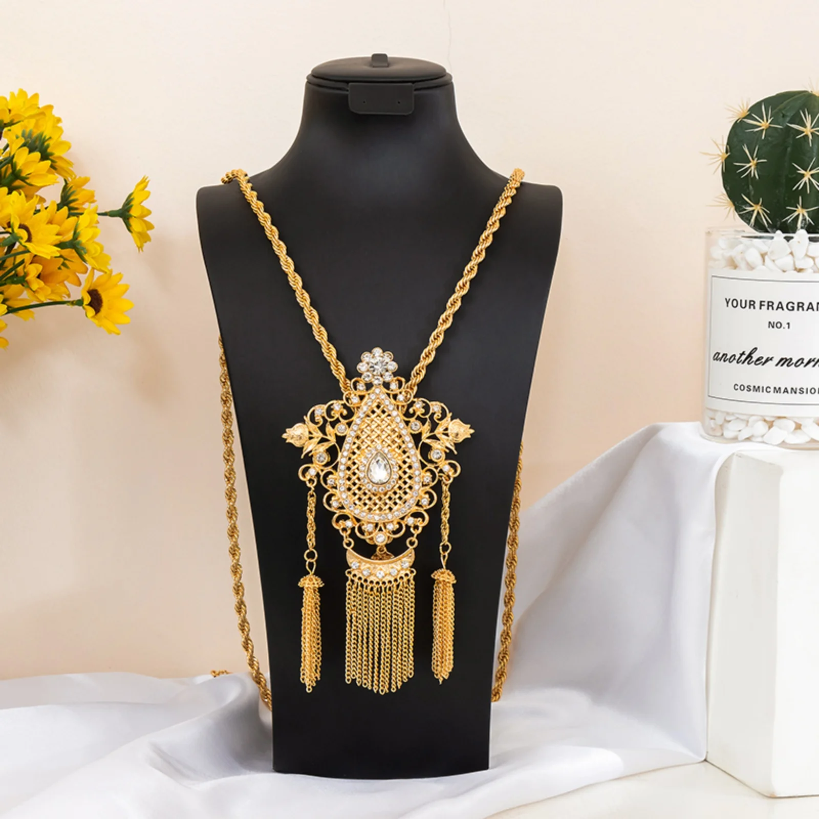 Classic Middle East Necklace Golden Plated Hollow Teardrop Pendant With Tassels For Bridal Banquet  Dress Accessory