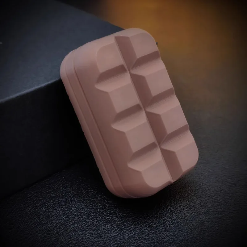 Taffu Three-layer Chocolate EDC Card 3D Printing 8-segment Limit Fingertip Push Card Decompression Play Desktop Toy