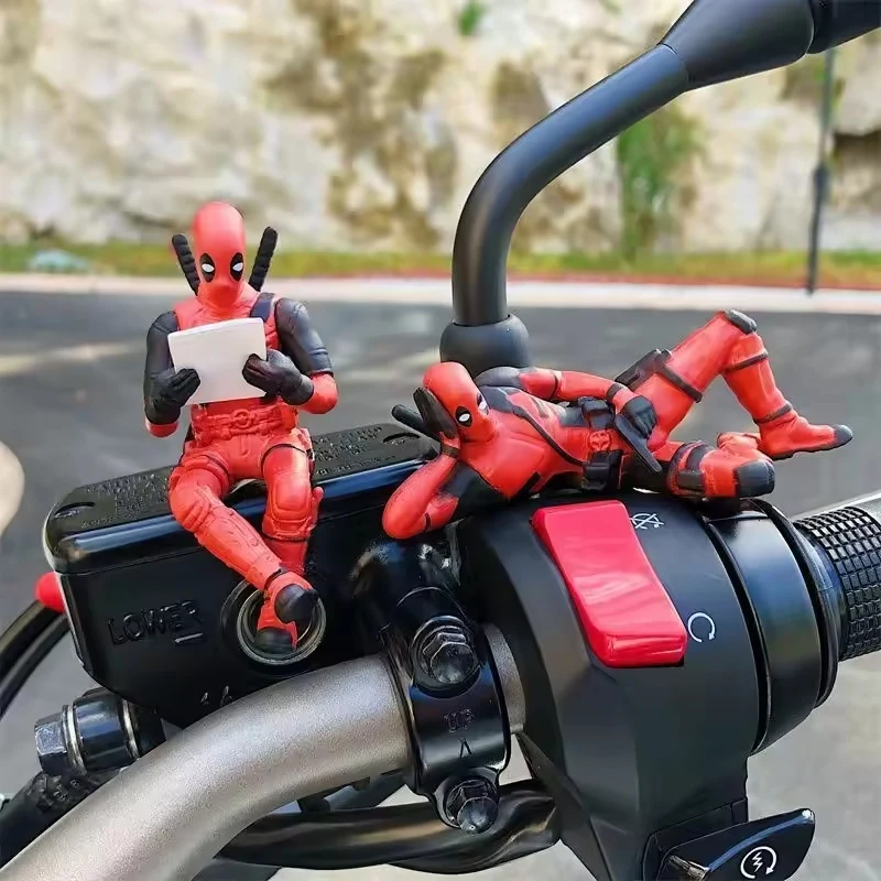 Nieuwe Anime Deadpool Action Figure Auto-interieur Decoratie Speelgoed Zitten Model X-Men Mini Beeldje Hanger Auto Accessoires Kid Gift