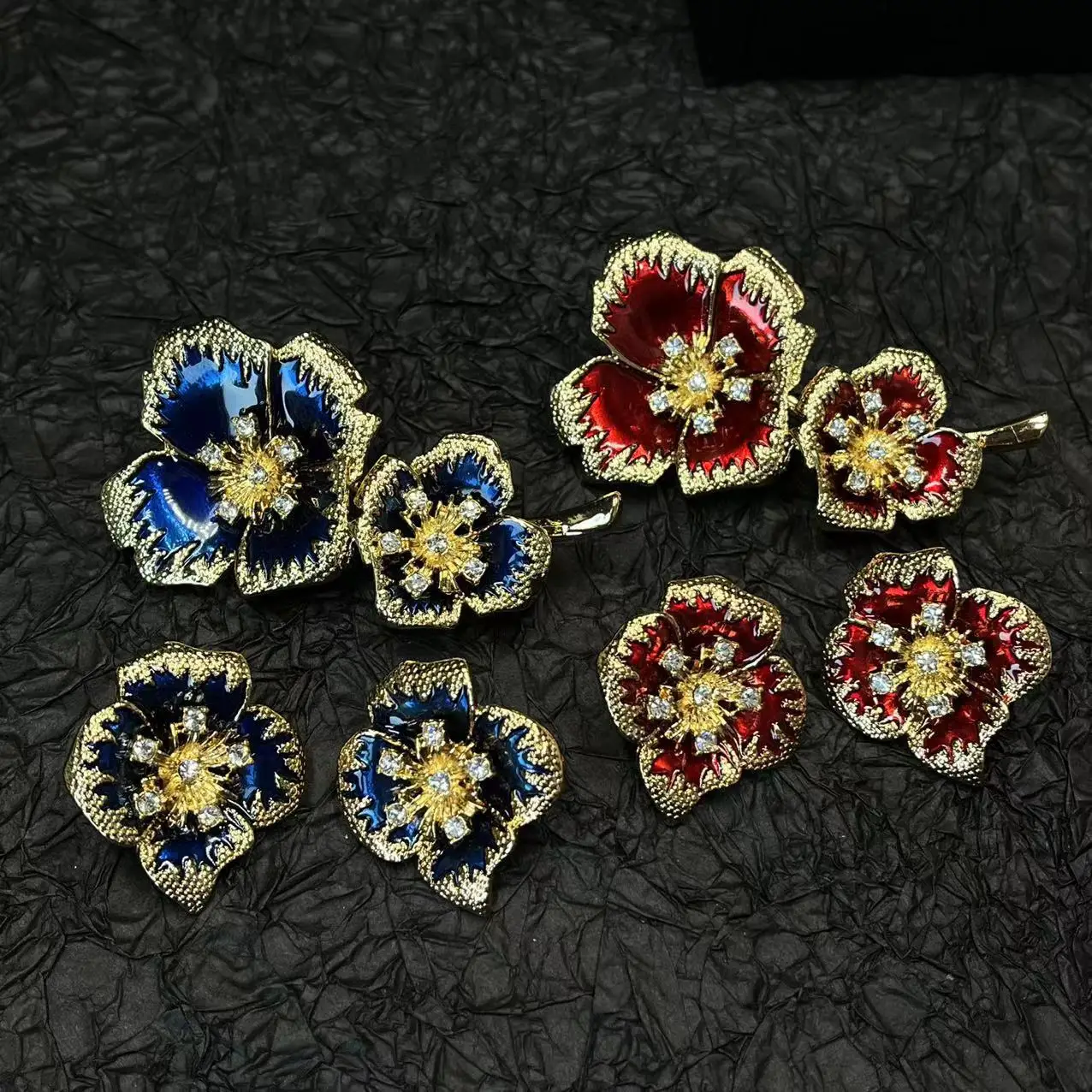 

Vintage Temperament Blue Red Flower Earrings Brooch For Women Elegant Crystal Exquisite Design Court Style Clothing Accessories