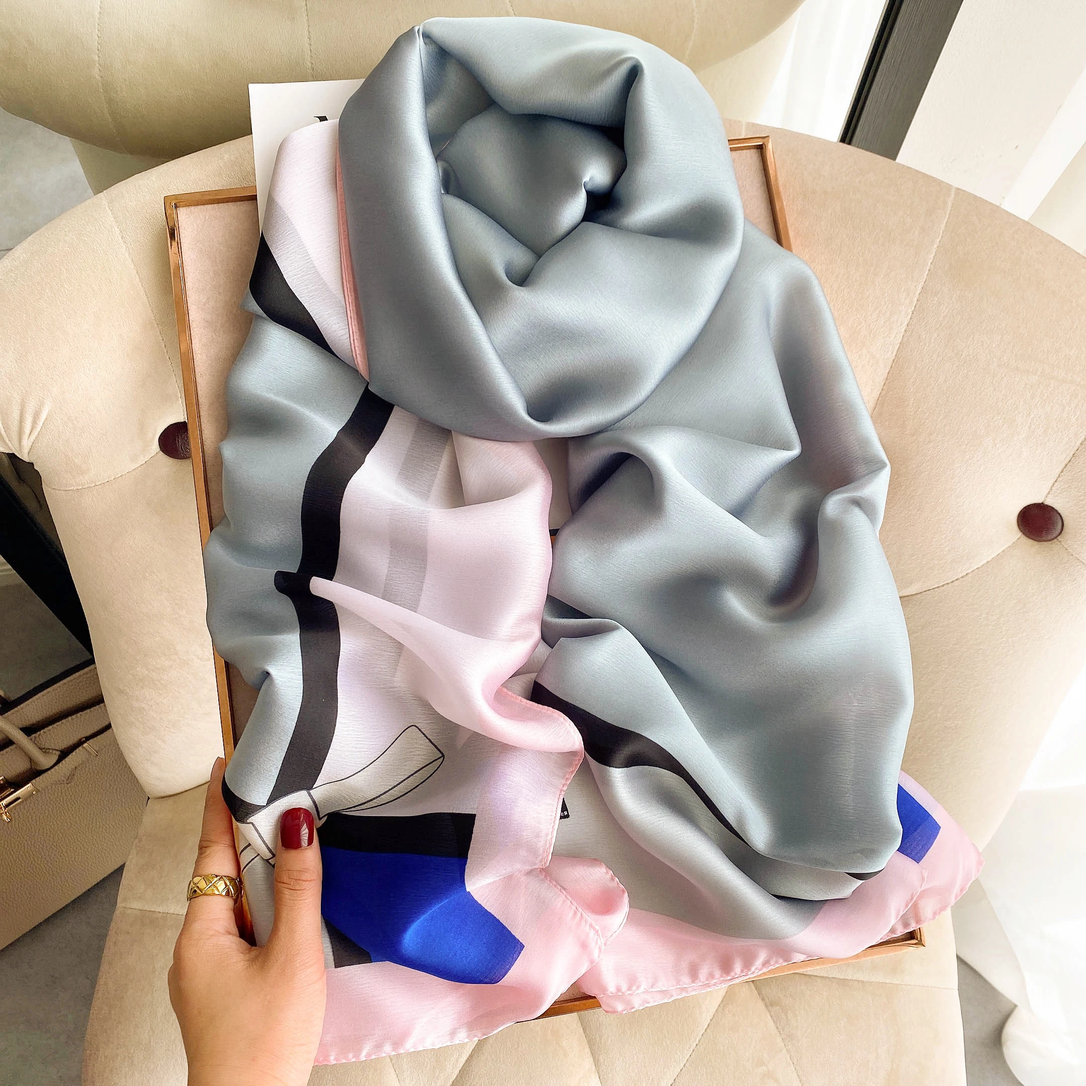 2024 Spring and Autumn New Silk Scarf Women Beach Long Shawl Sunscreen Outdoor Windproof Luxury Soft Shawl Lady Hijab 180*90cm