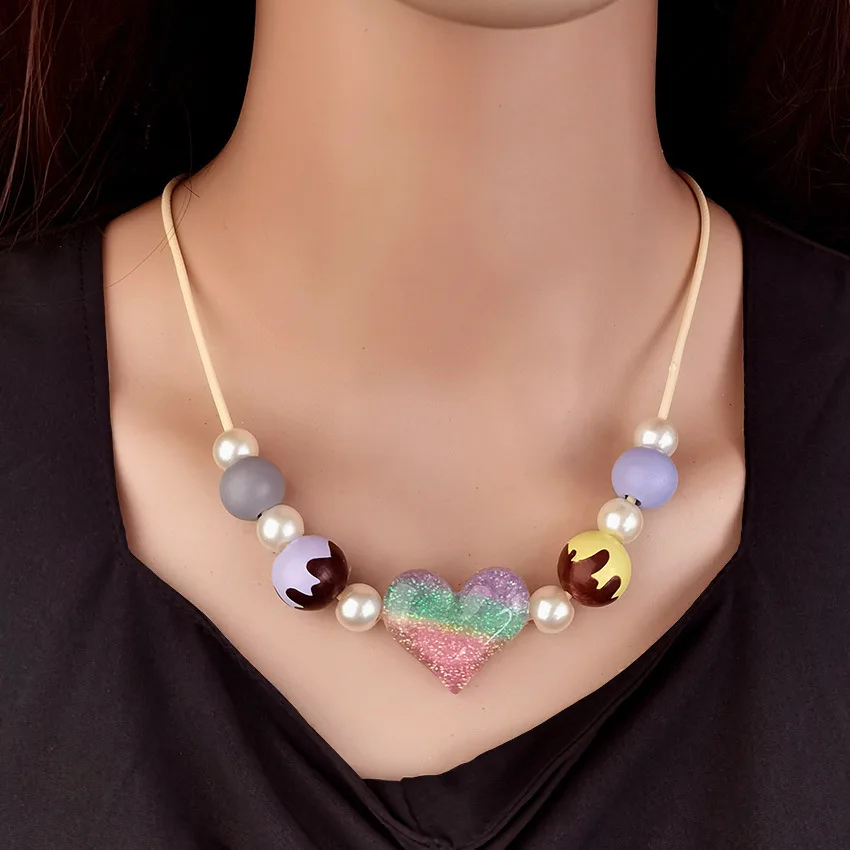 Sweet little fresh love pendant necklace female color dopamine beaded collarbone chain European and American cross-border new je