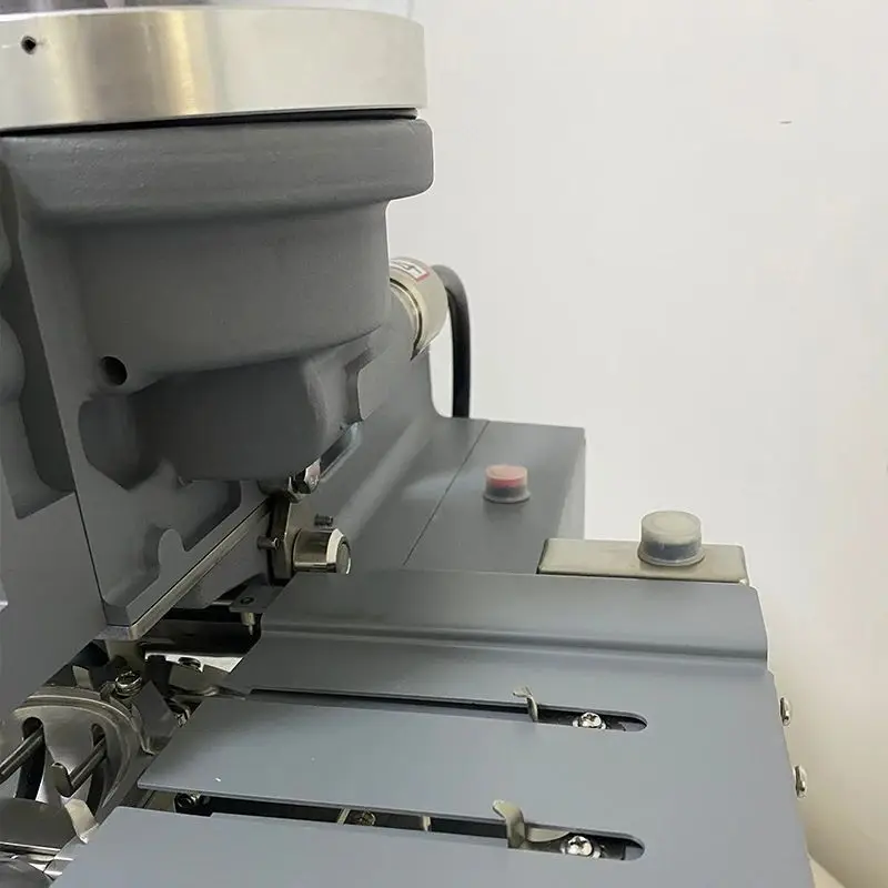 Doble automático que forma Gyoza de Japón que hace máquinas de raviolis de bola de masa de la máquina